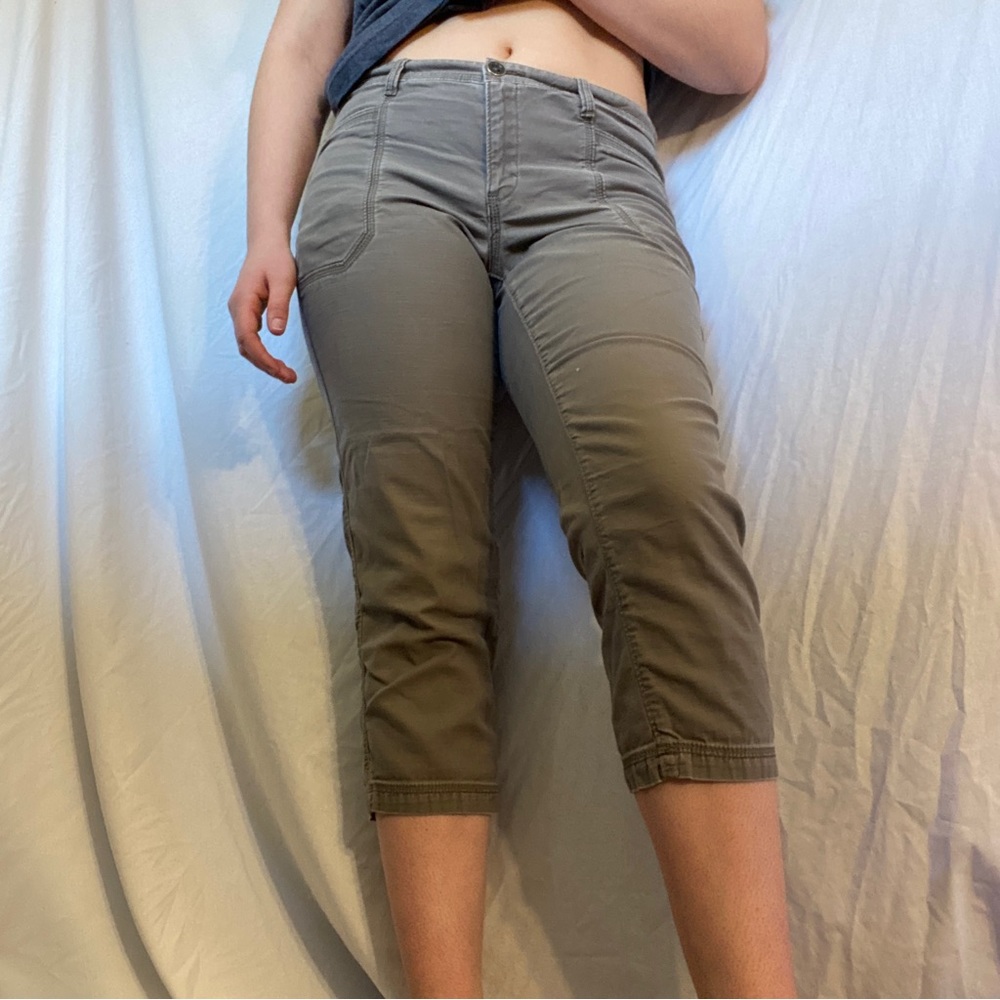 Eddie Bauer Grey Capri Pants Size 6